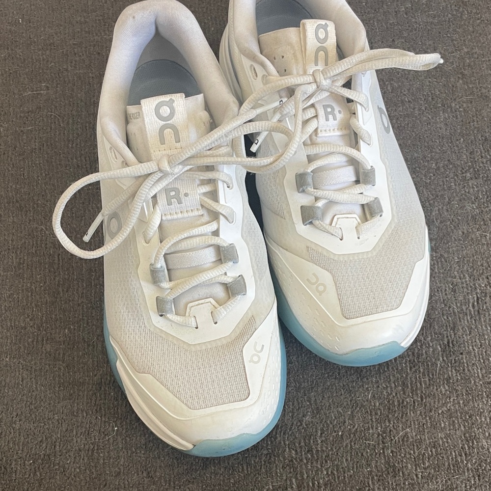 On Running The Roger ADV Pro White and Gray Sneakers